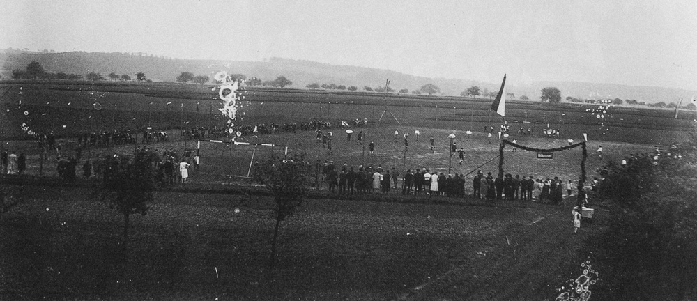 Einweihung sportplatz 1930